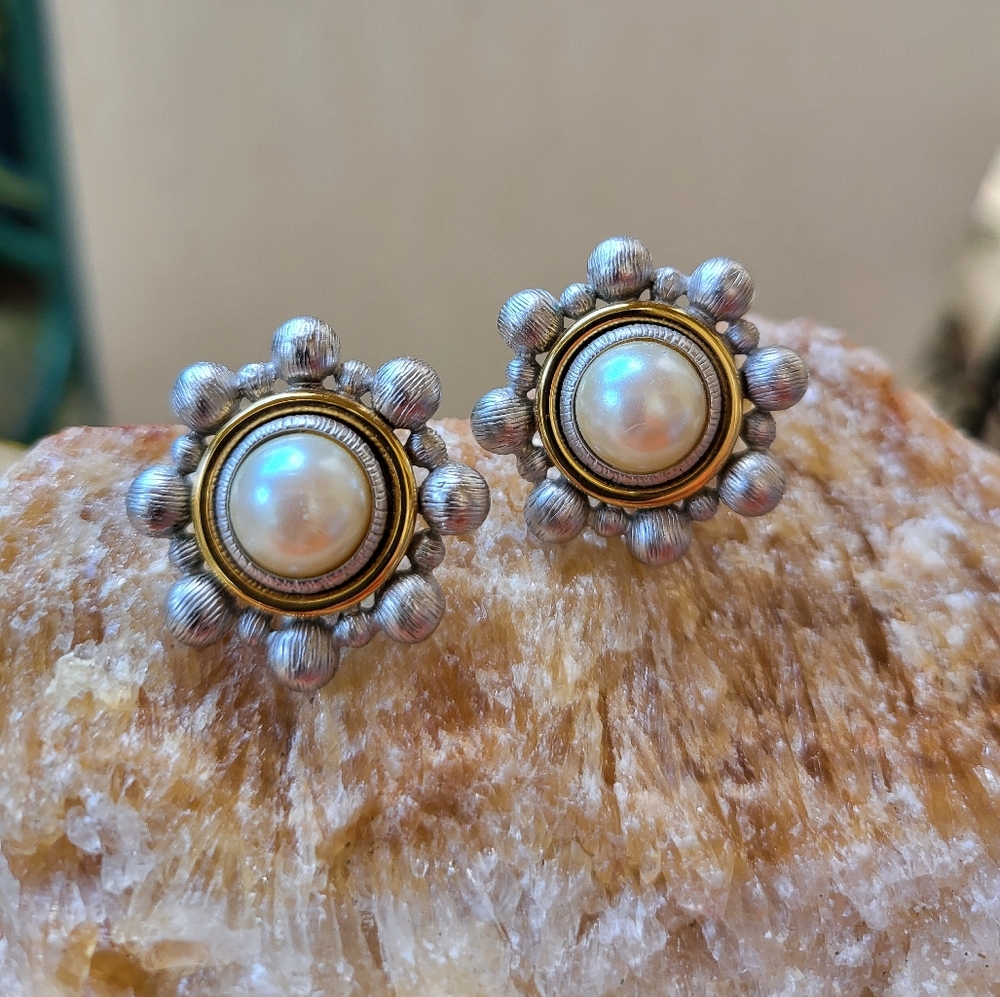 Rare vintage pearl earrings